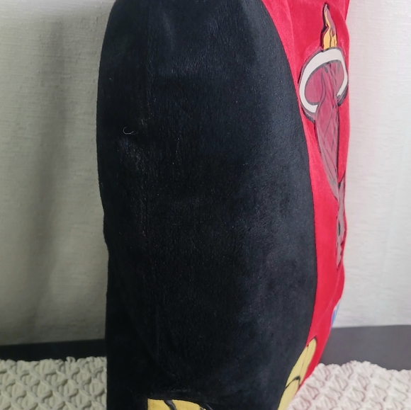 Rare 2006 NBA Miami Heat Basketball Team Logo Sports Fan 13" Throw Pillow Decor - Picture 10 of 10